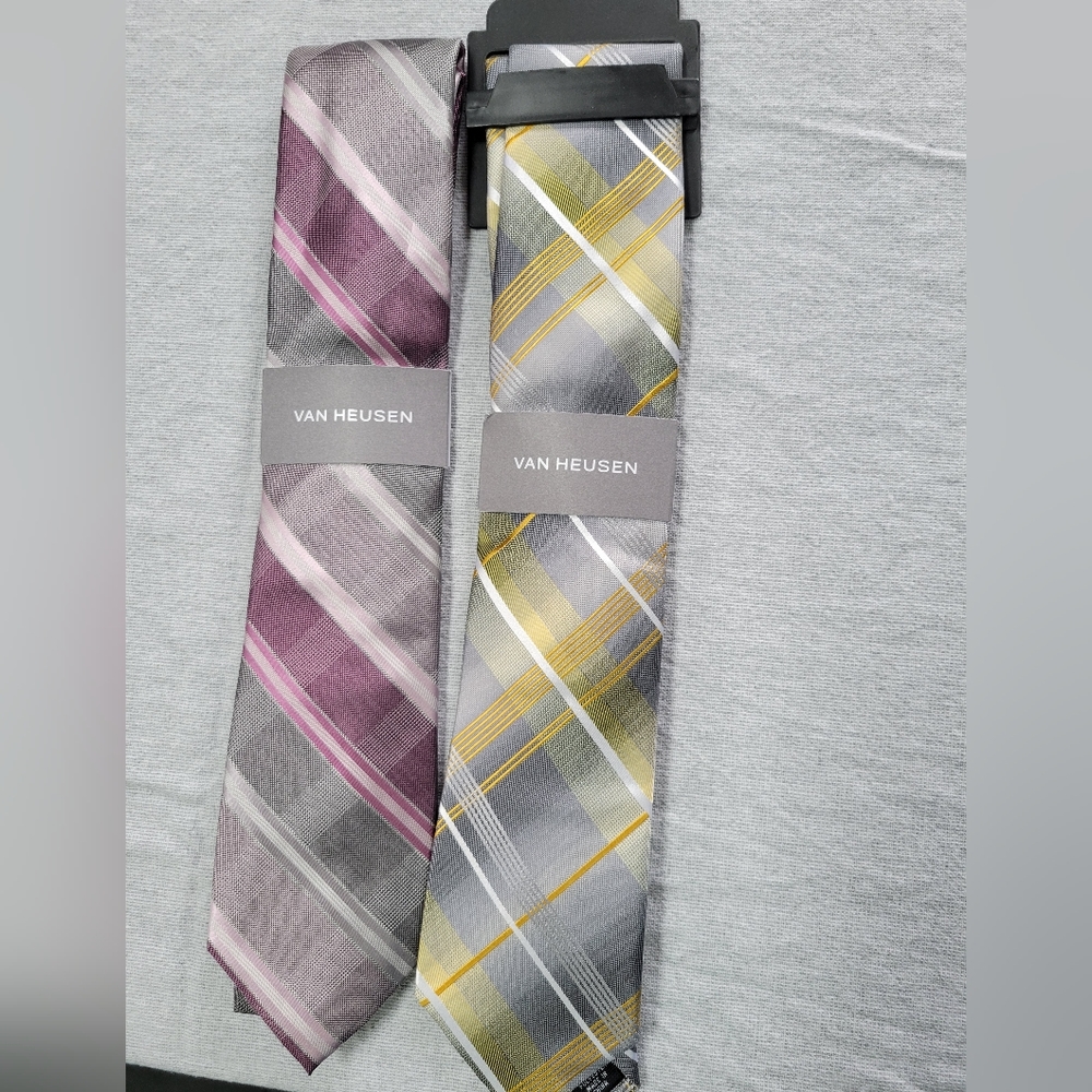 Van Heusen ties set of 2